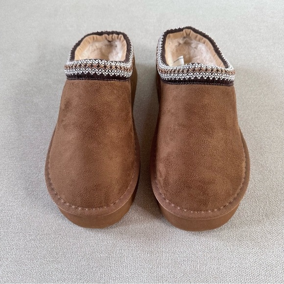 Crown Vintage Princel Platform Slipper. Size 7. NWOT. - Picture 1 of 8